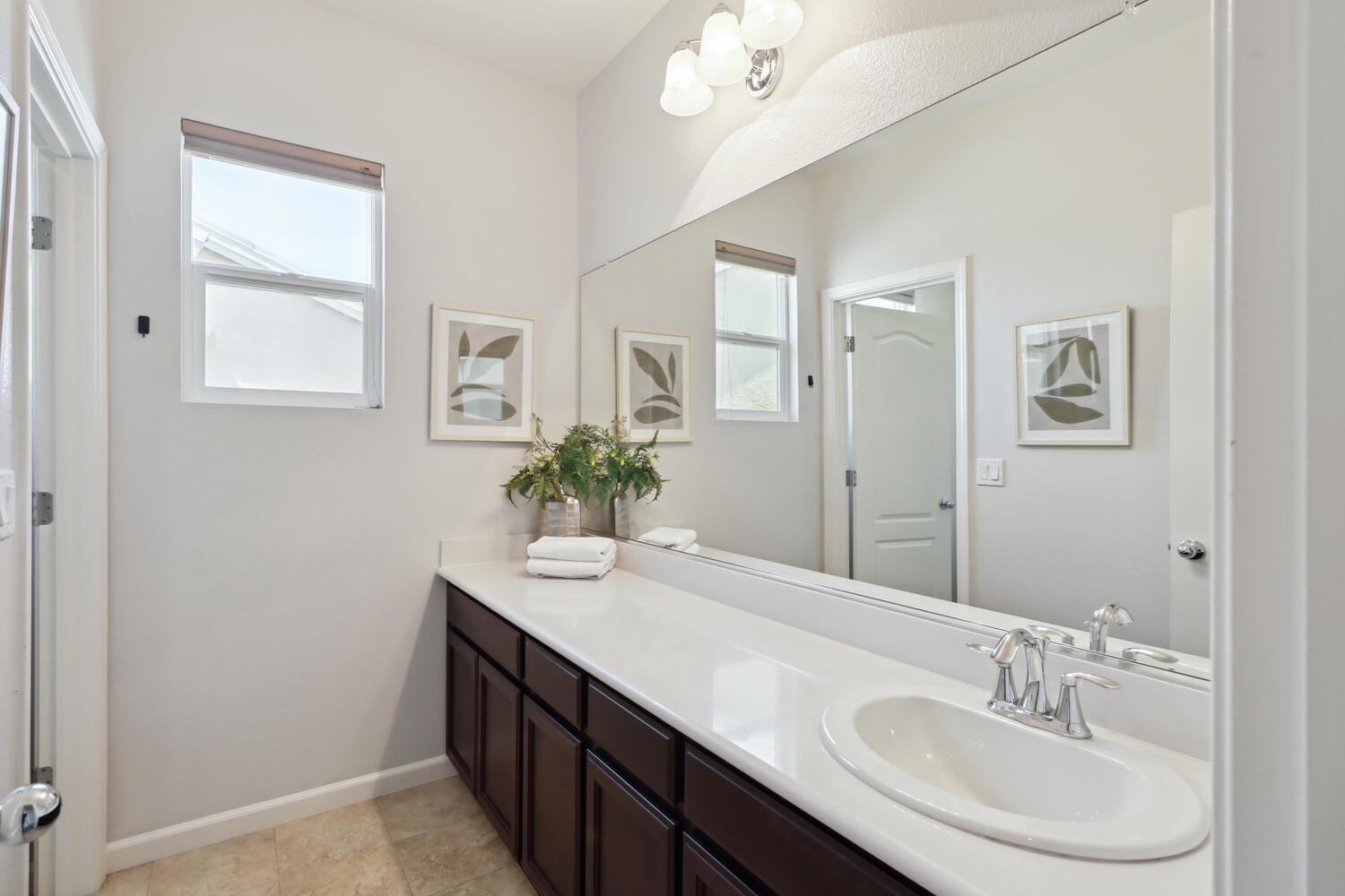 Detail Gallery Image 42 of 63 For 1336 Hughes St, Woodland,  CA 95776 - 4 Beds | 3 Baths