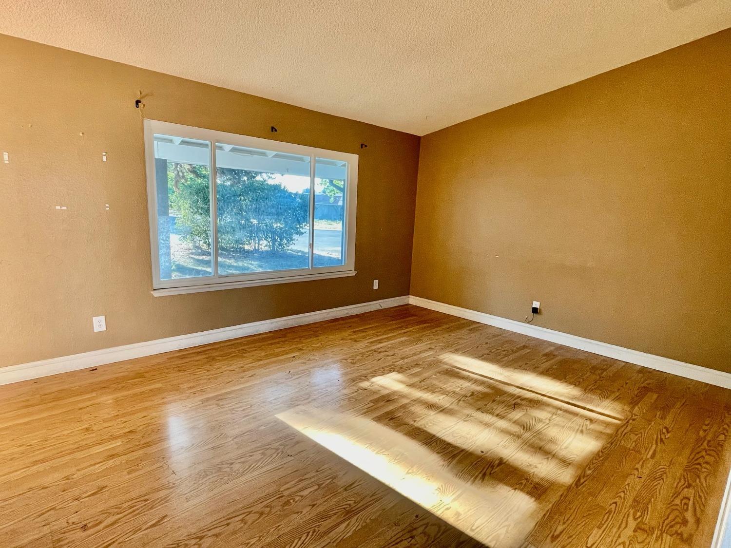 Detail Gallery Image 10 of 11 For 3101 Wyatt Way, Modesto,  CA 95350 - 3 Beds | 2 Baths