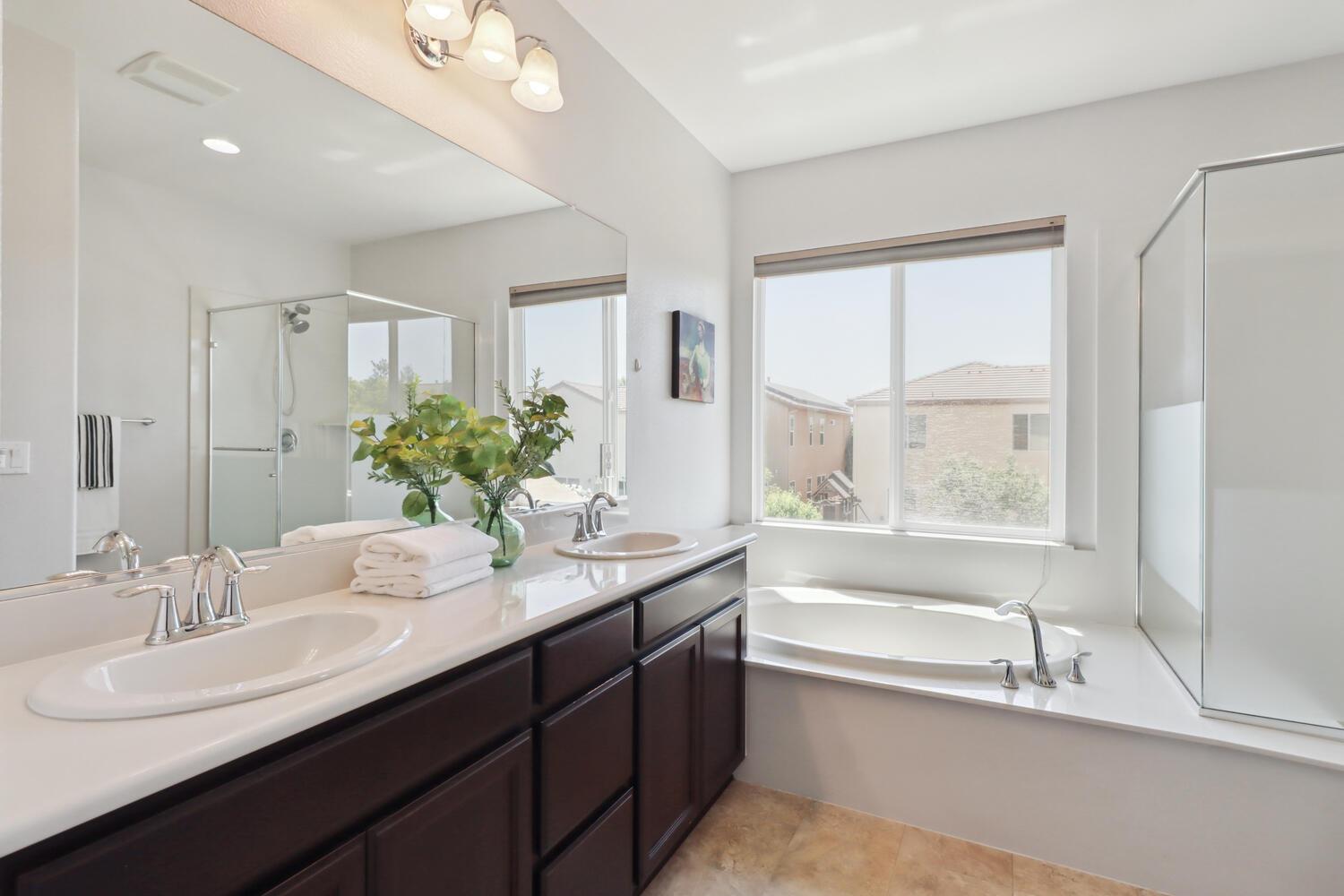 Detail Gallery Image 25 of 63 For 1336 Hughes St, Woodland,  CA 95776 - 4 Beds | 3 Baths