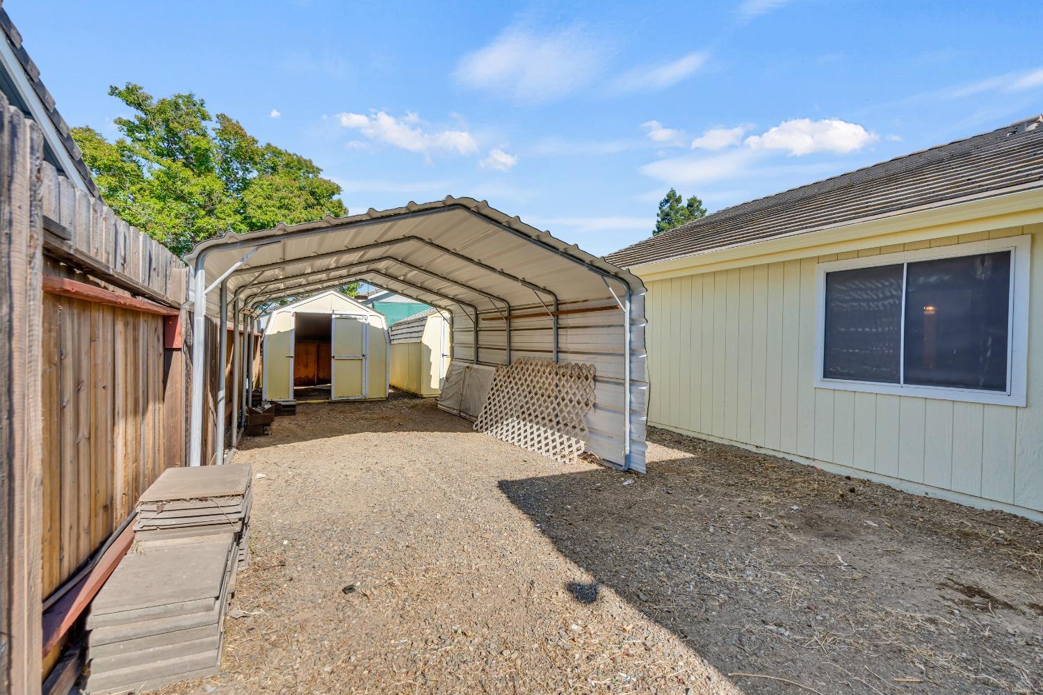 Detail Gallery Image 35 of 47 For 8281 New Point Dr, Sacramento,  CA 95828 - 3 Beds | 2 Baths