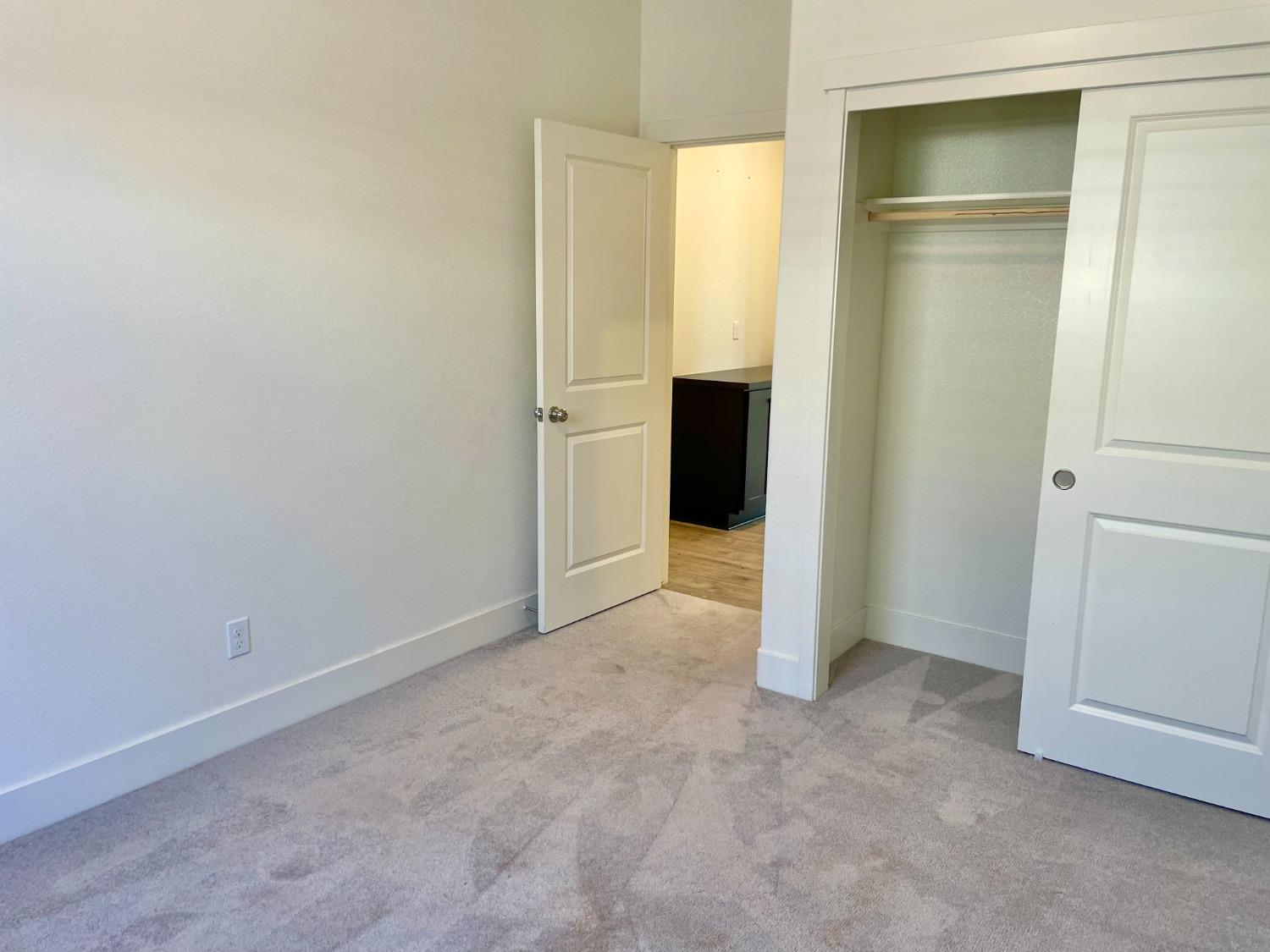 Detail Gallery Image 5 of 10 For 1112 Pearl Dr, Los Banos,  CA 93635 - 3 Beds | 2 Baths