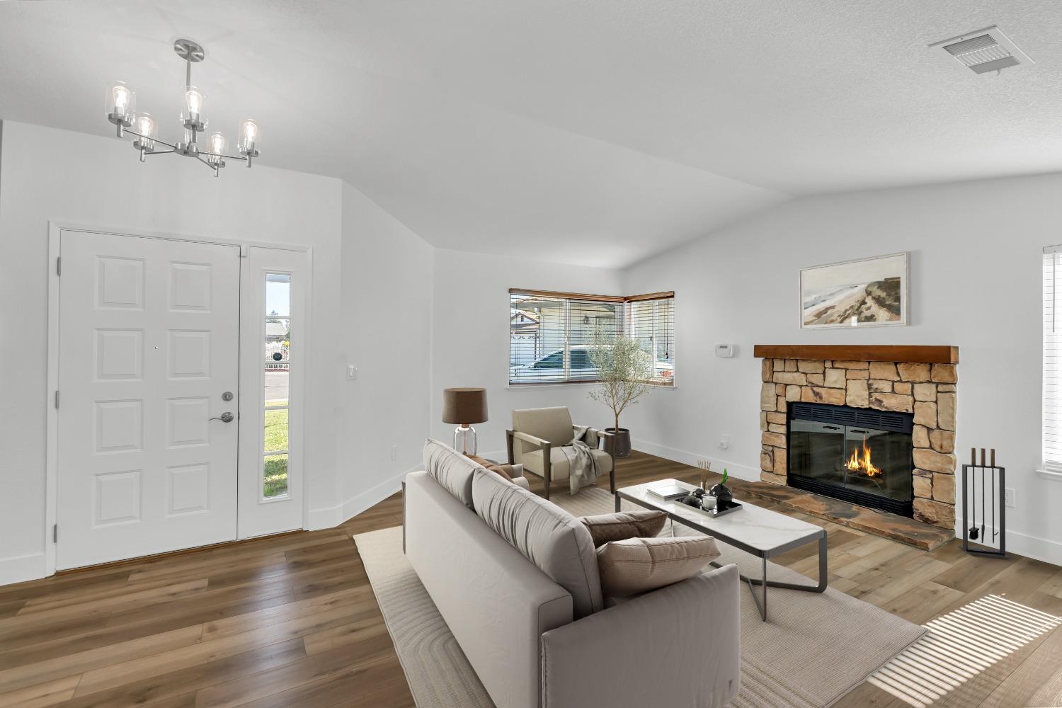 Detail Gallery Image 7 of 52 For 38 Mountainwood Ct, Sacramento,  CA 95823 - 4 Beds | 2 Baths