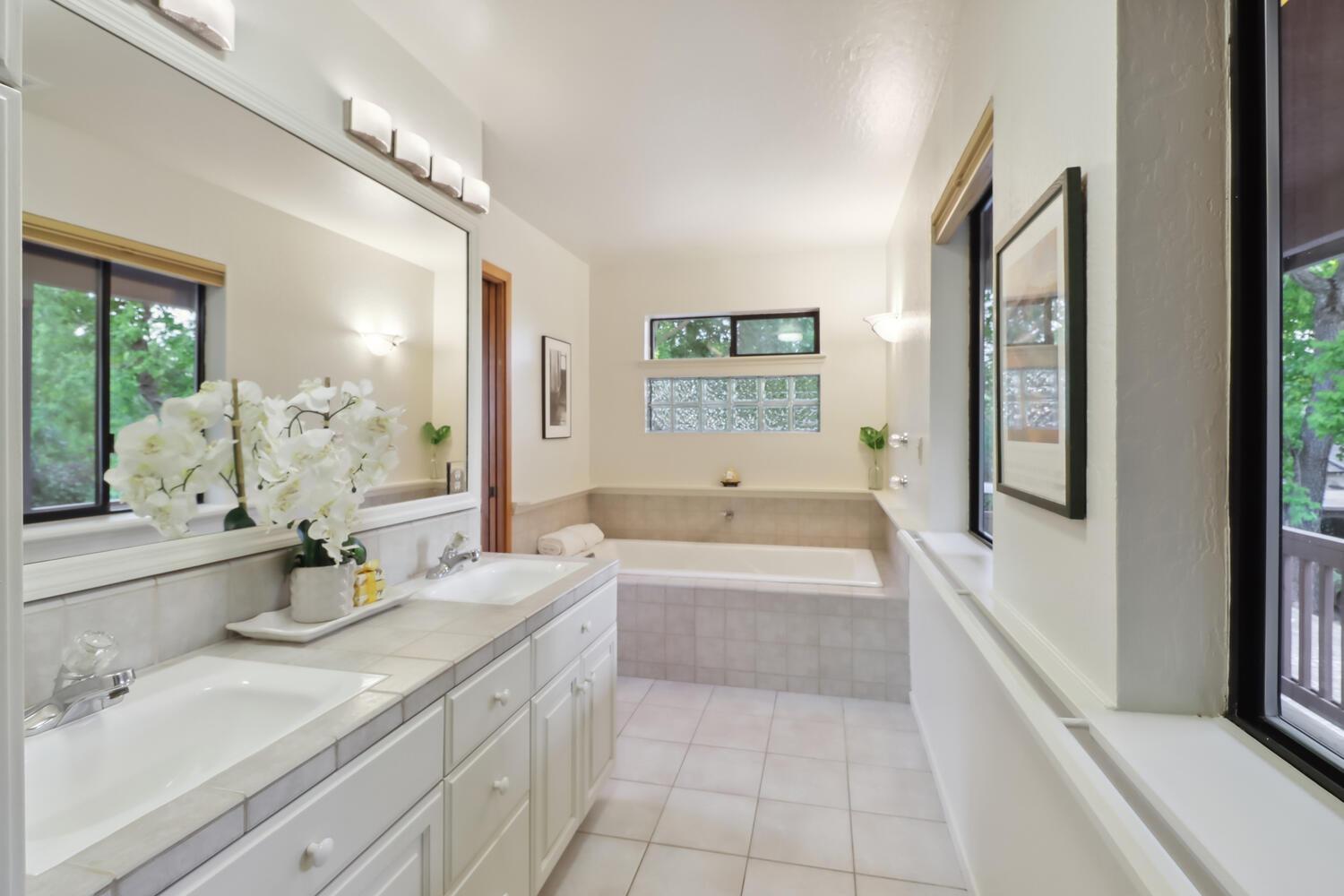 Detail Gallery Image 31 of 74 For 2323 Elendil Ln, Davis,  CA 95616 - 4 Beds | 4 Baths