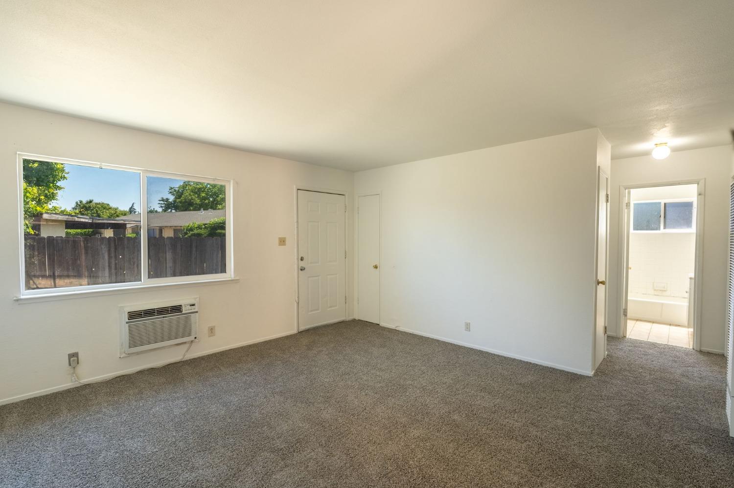 Detail Gallery Image 6 of 23 For 1906 Celeste Ct, Modesto,  CA 95355 - – Beds | – Baths