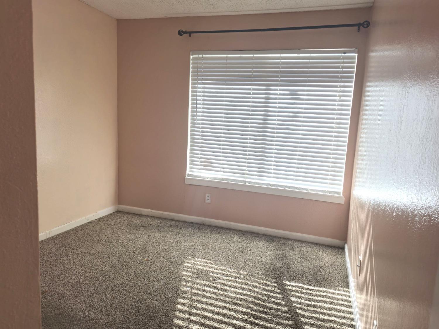 Detail Gallery Image 8 of 15 For 1657 Duncan Dr, Tracy,  CA 95376 - 3 Beds | 2 Baths