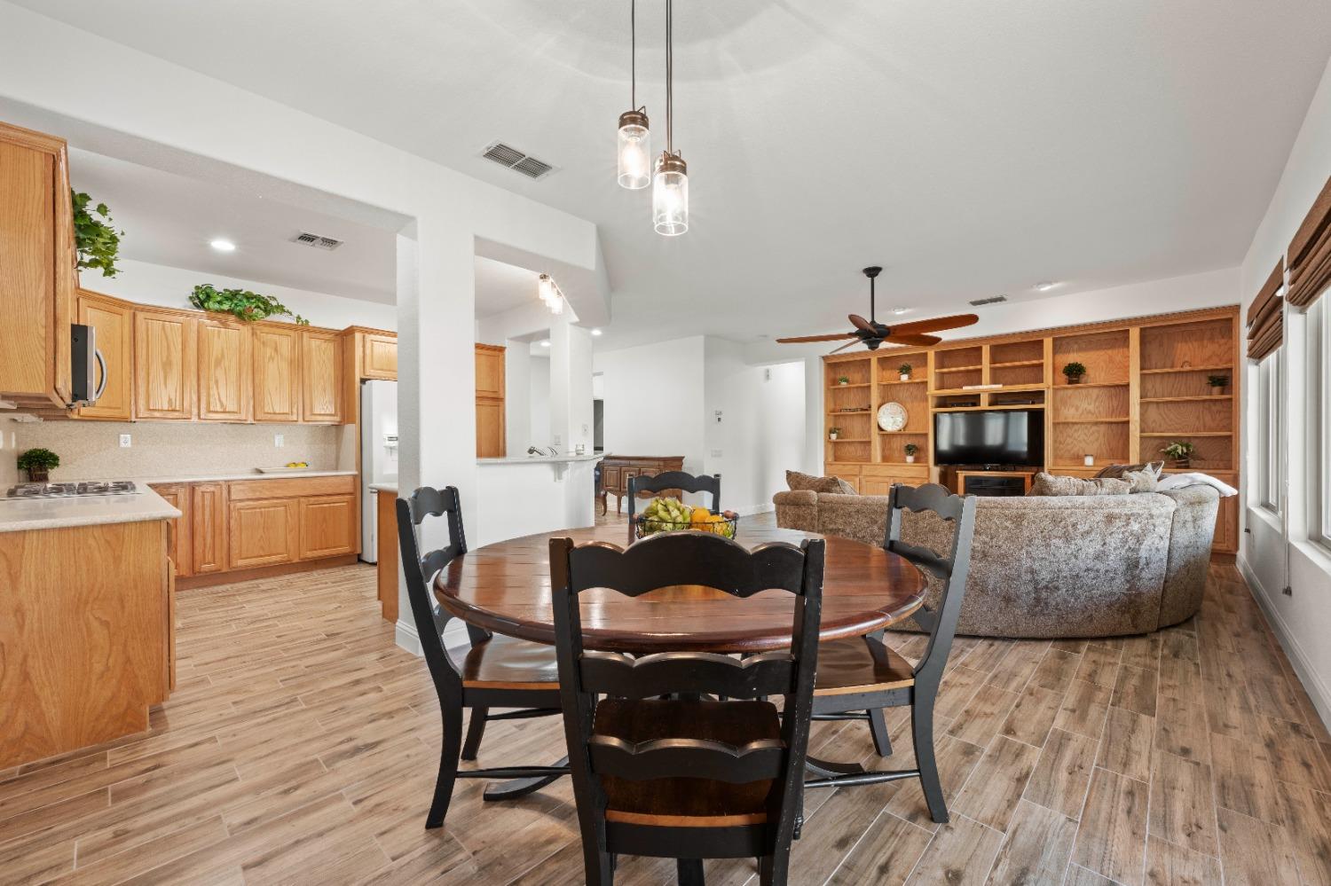 Detail Gallery Image 12 of 34 For 1351 Tahoma Ln, Lincoln,  CA 95648 - 2 Beds | 2 Baths