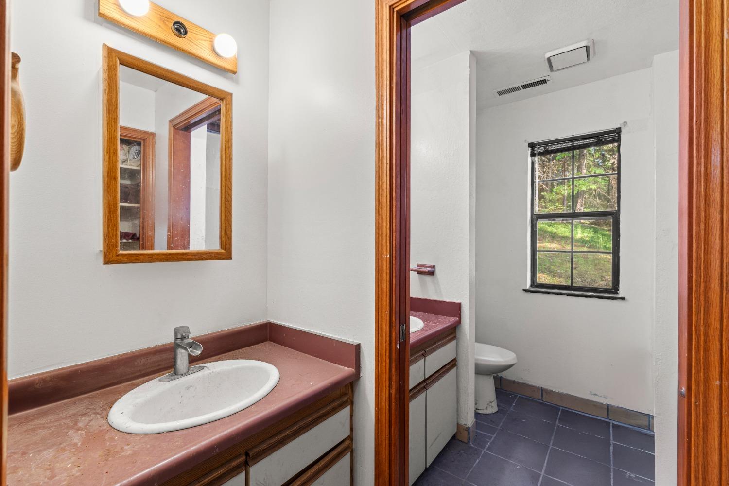 Detail Gallery Image 27 of 40 For 14421 You Bet Rd, Grass Valley,  CA 95945 - 4 Beds | 3 Baths