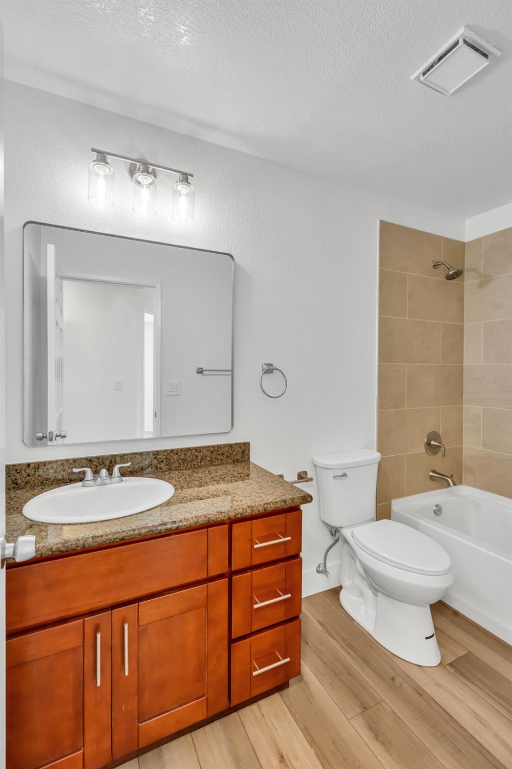 Detail Gallery Image 33 of 52 For 38 Mountainwood Ct, Sacramento,  CA 95823 - 4 Beds | 2 Baths