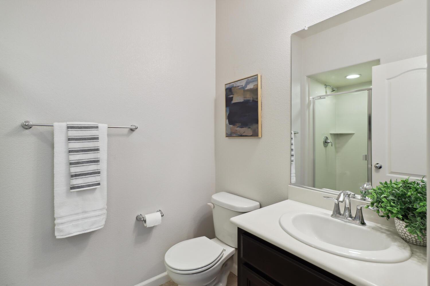 Detail Gallery Image 32 of 63 For 1336 Hughes St, Woodland,  CA 95776 - 4 Beds | 3 Baths