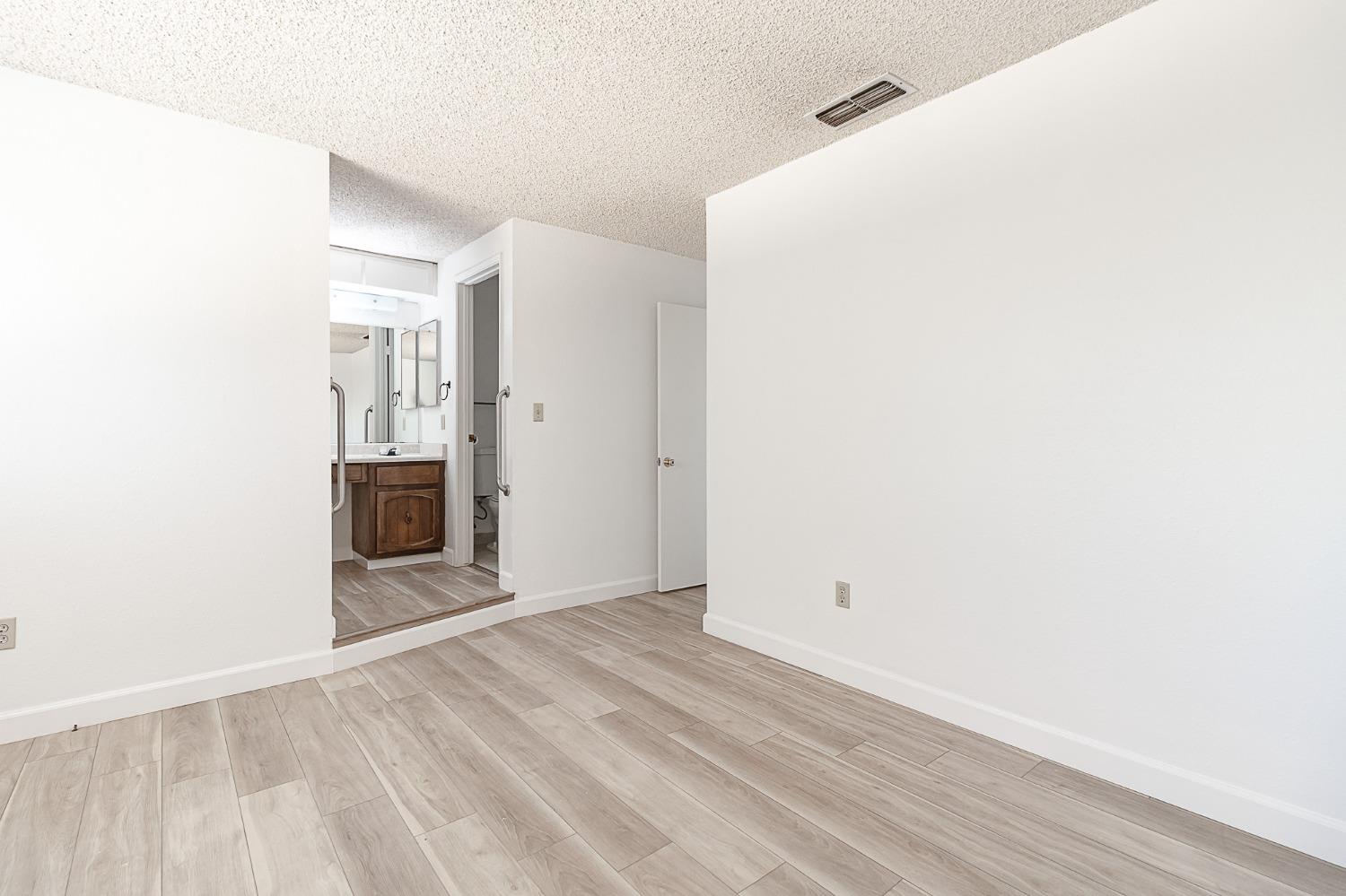 Detail Gallery Image 21 of 24 For 2621 Dels Ln, Turlock,  CA 95382 - 3 Beds | 2 Baths