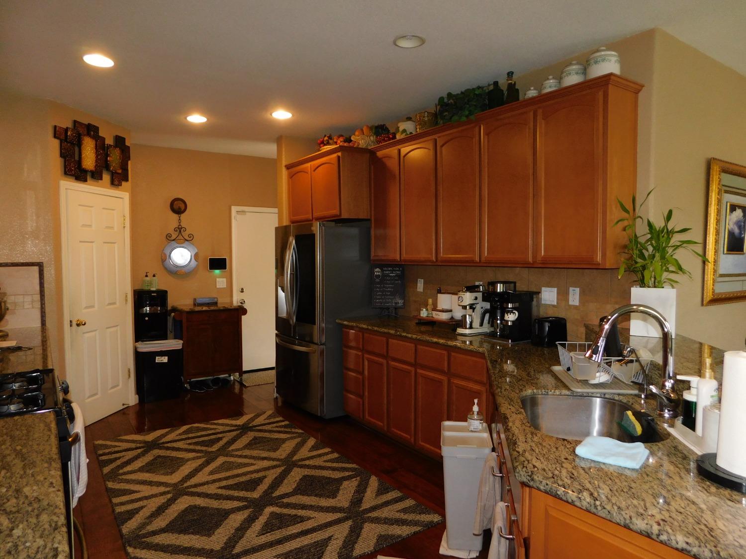 Detail Gallery Image 3 of 44 For 2185 Chapman Oak Dr, Stockton,  CA 95205 - 5 Beds | 3 Baths
