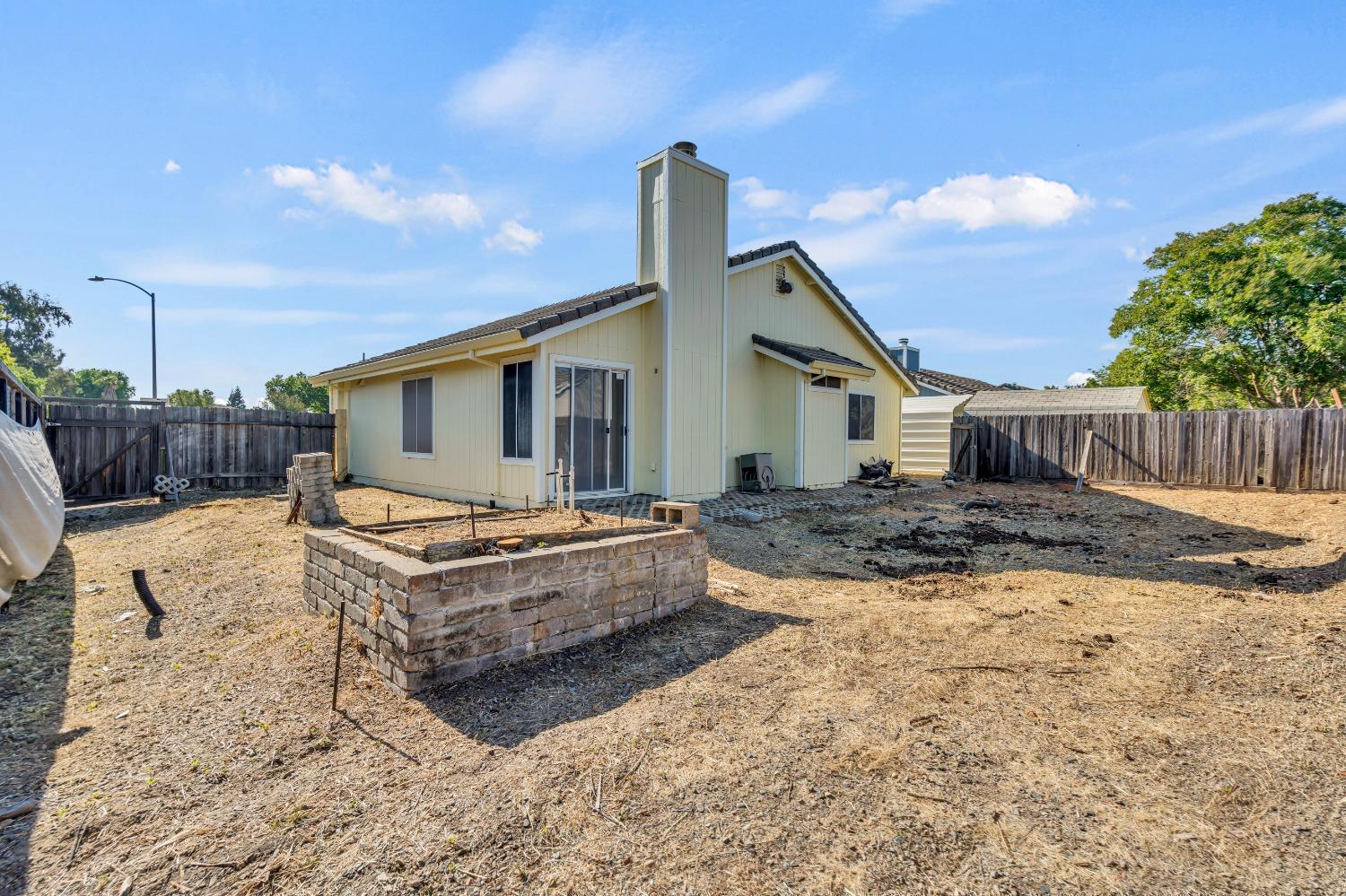 Detail Gallery Image 32 of 47 For 8281 New Point Dr, Sacramento,  CA 95828 - 3 Beds | 2 Baths