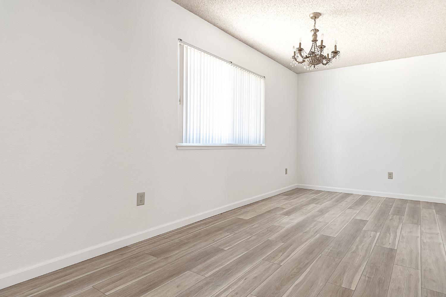 Detail Gallery Image 9 of 24 For 2621 Dels Ln, Turlock,  CA 95382 - 3 Beds | 2 Baths