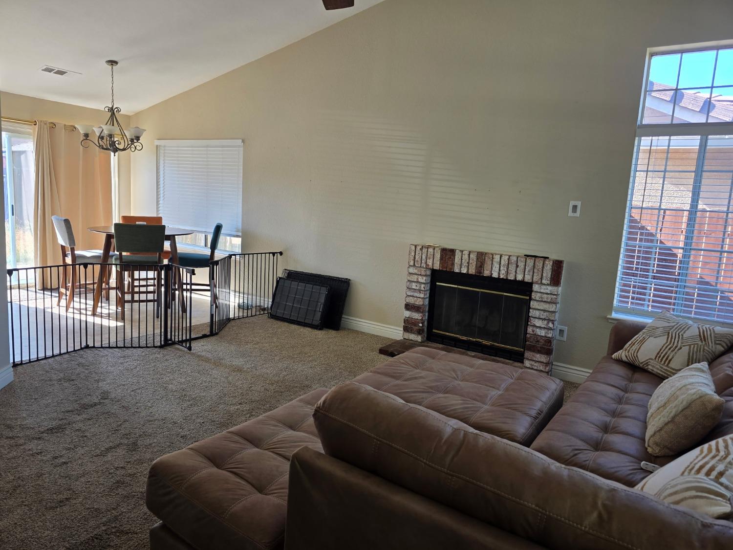 Detail Gallery Image 3 of 6 For 14410 Pinewood Dr, Lathrop,  CA 95330 - 3 Beds | 2 Baths