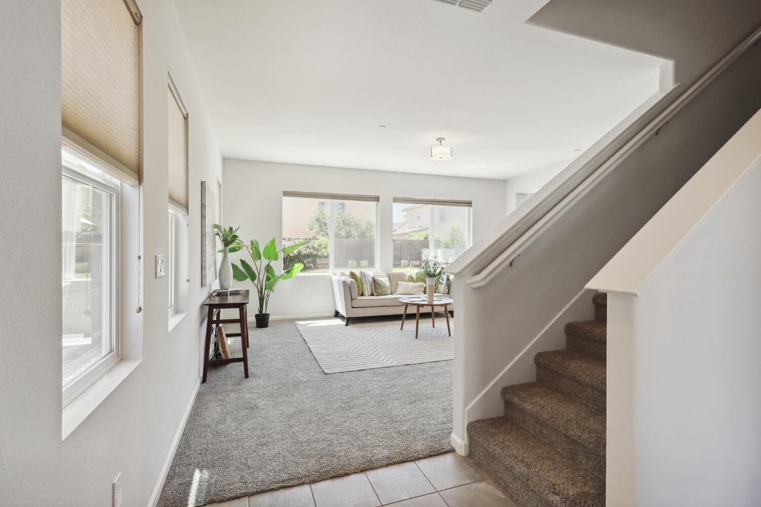 Detail Gallery Image 5 of 63 For 1336 Hughes St, Woodland,  CA 95776 - 4 Beds | 3 Baths