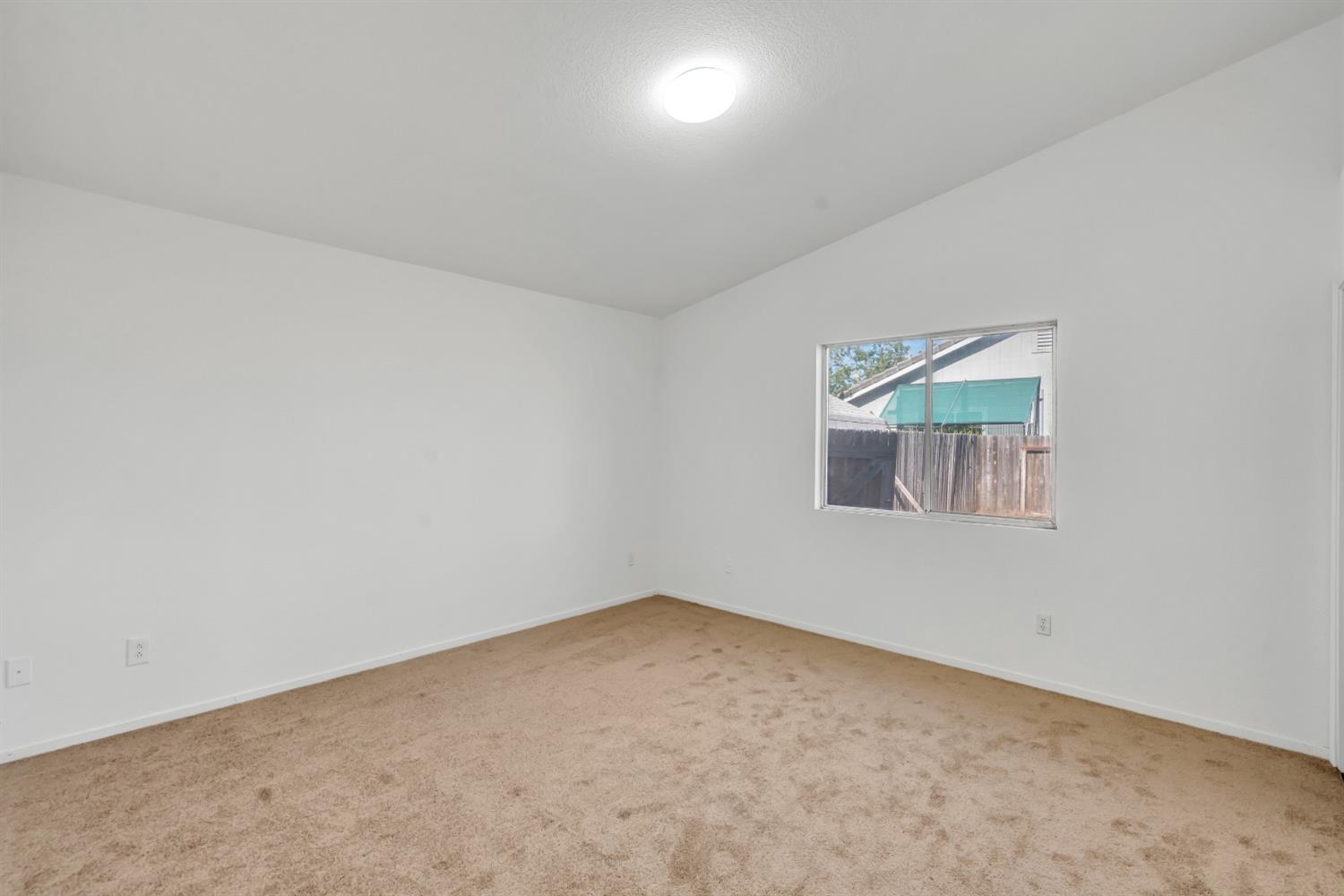 Detail Gallery Image 29 of 47 For 8281 New Point Dr, Sacramento,  CA 95828 - 3 Beds | 2 Baths