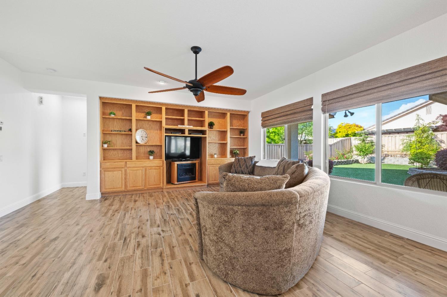 Detail Gallery Image 7 of 34 For 1351 Tahoma Ln, Lincoln,  CA 95648 - 2 Beds | 2 Baths