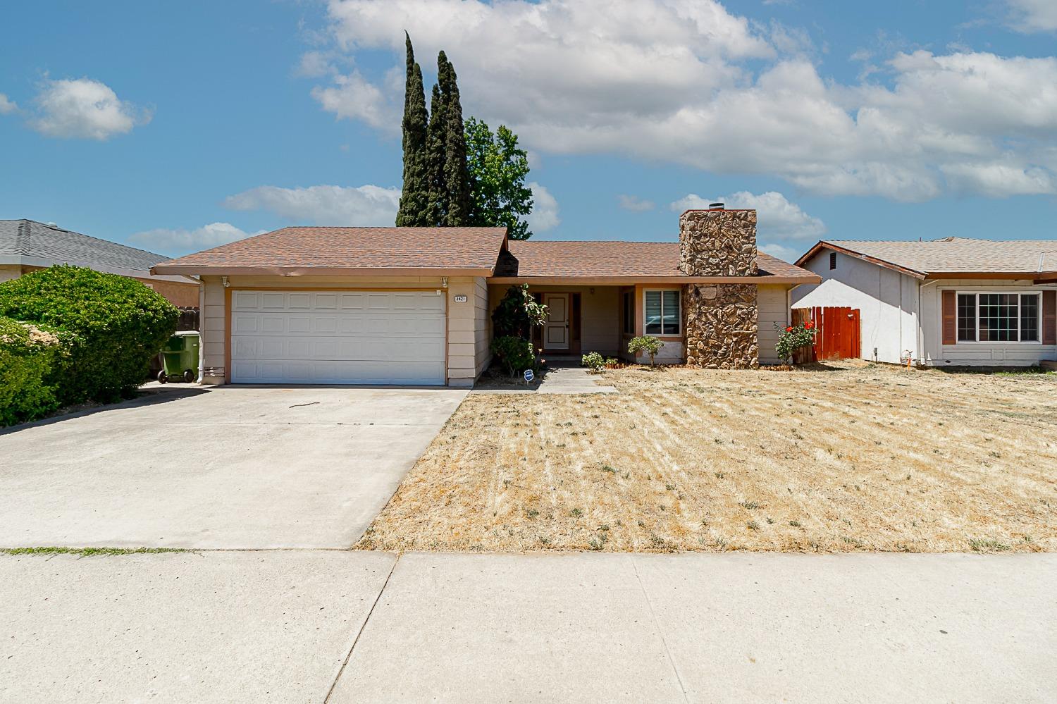 Detail Gallery Image 2 of 24 For 2621 Dels Ln, Turlock,  CA 95382 - 3 Beds | 2 Baths