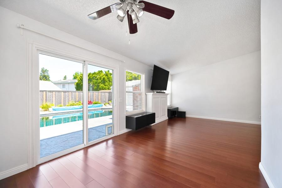 Detail Gallery Image 22 of 60 For 8931 Mountain Home Ct, Elk Grove,  CA 95624 - 3 Beds | 2 Baths