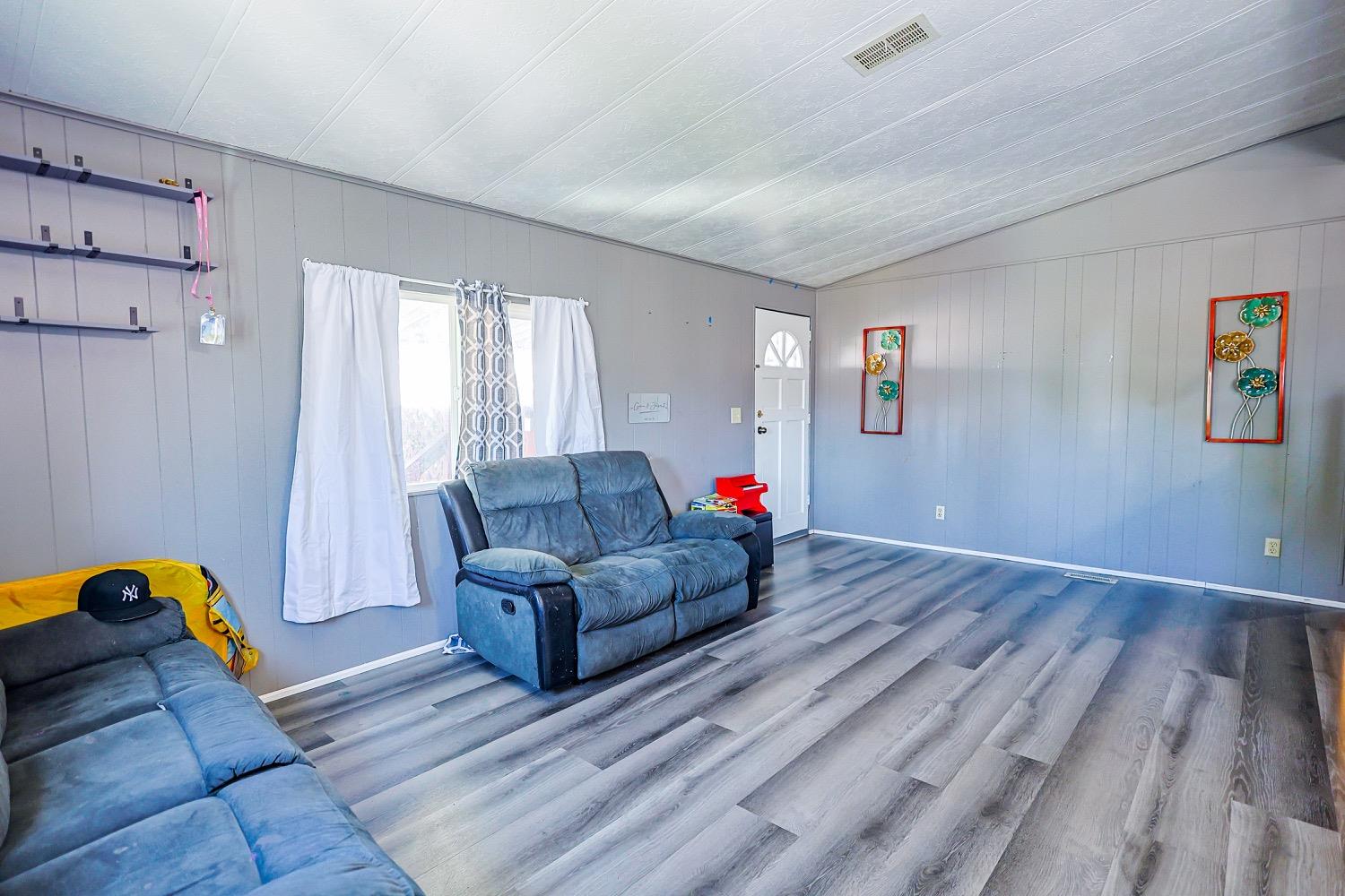 Detail Gallery Image 6 of 16 For 3950 Mack Rd 129, Sacramento,  CA 95823 - 3 Beds | 2 Baths