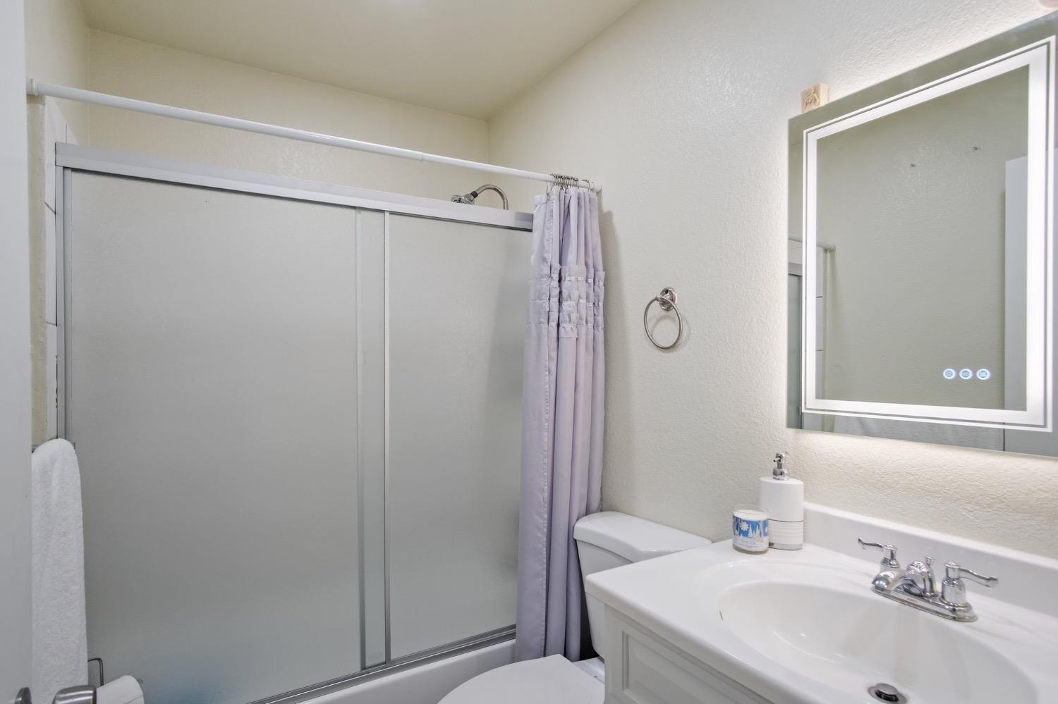 Detail Gallery Image 21 of 40 For 685 Bennington Ave, Turlock,  CA 95382 - 3 Beds | 2 Baths
