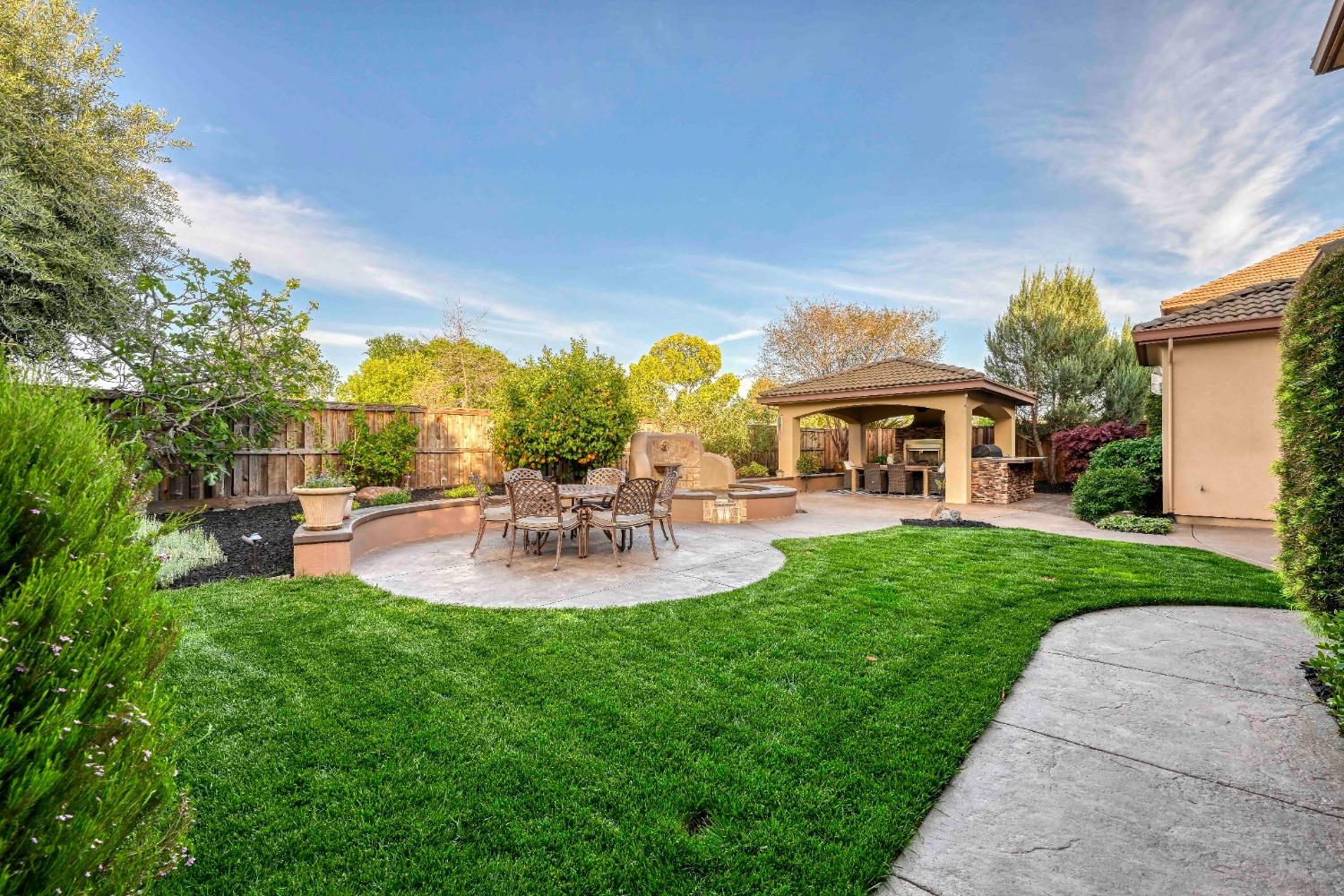 Detail Gallery Image 12 of 60 For 109 Roberts Pl, Roseville,  CA 95661 - 4 Beds | 3 Baths
