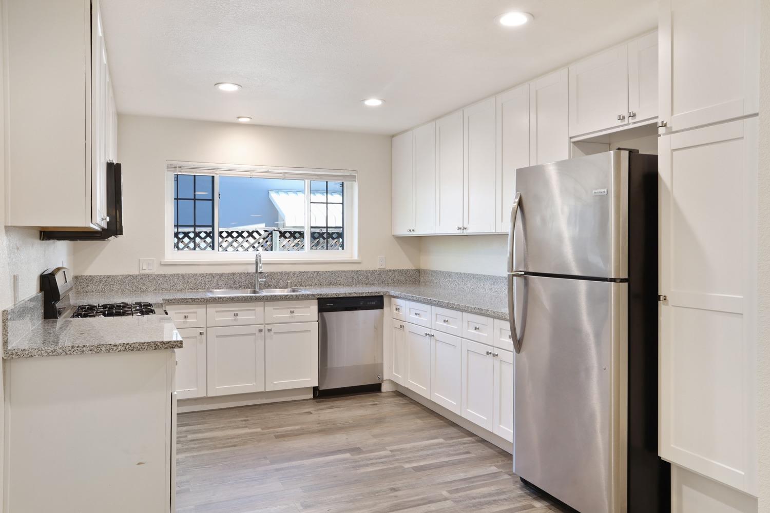 Detail Gallery Image 8 of 49 For 1384 Heckman Way, San Jose,  CA 95129 - 3 Beds | 2 Baths