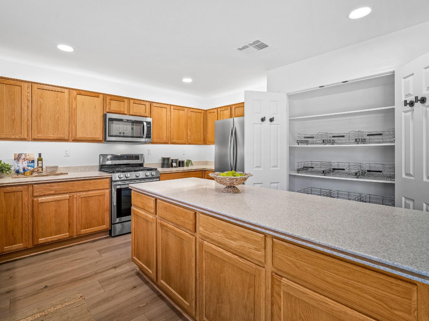 Detail Gallery Image 28 of 59 For 4736 Thoreau Dr, Cameron Park,  CA 95682 - 5 Beds | 3 Baths