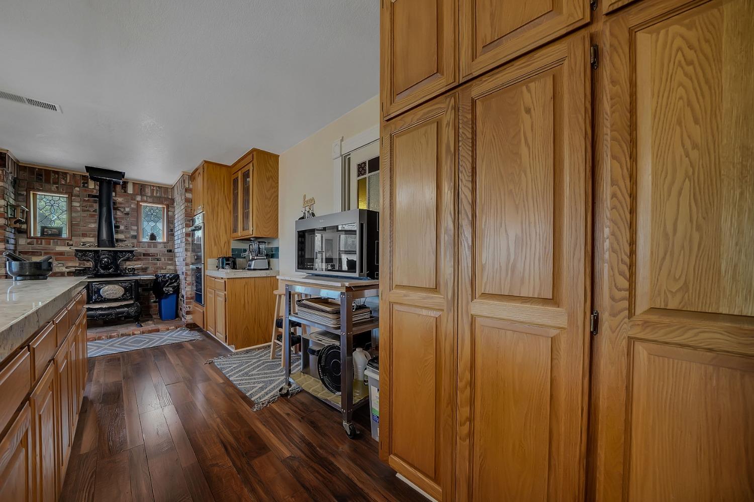 Detail Gallery Image 16 of 89 For 14001 Surrey Junction Ln, Sutter Creek,  CA 95685 - 3 Beds | 2/1 Baths