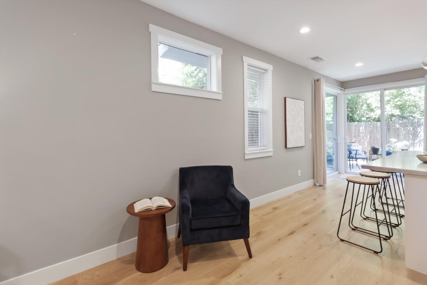 Detail Gallery Image 11 of 58 For 2011 Fat Aly, Sacramento,  CA 95811 - 3 Beds | 2/2 Baths