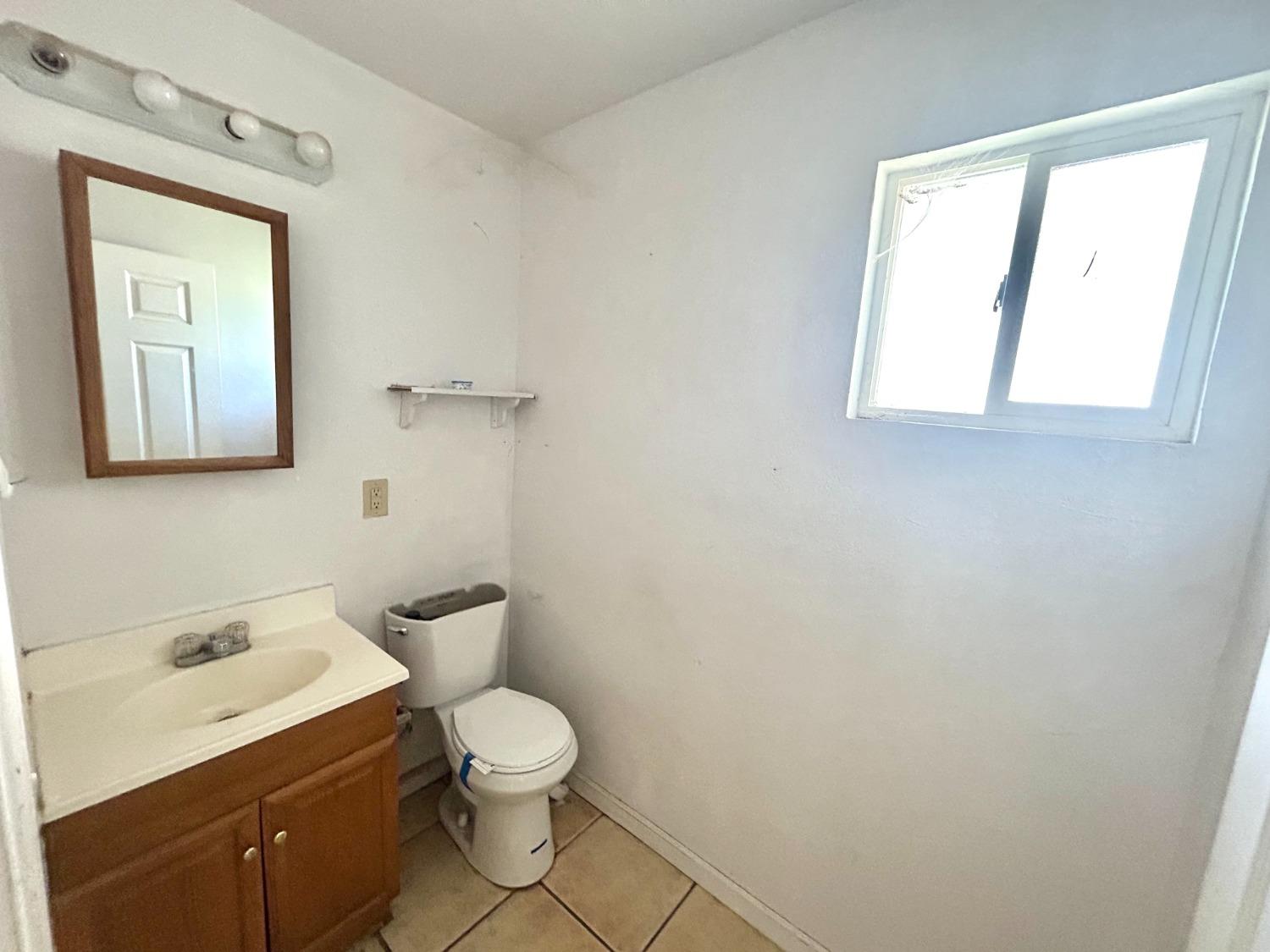 Detail Gallery Image 9 of 12 For 307 Olive St, Wheatland,  CA 95692 - 4 Beds | 1/1 Baths