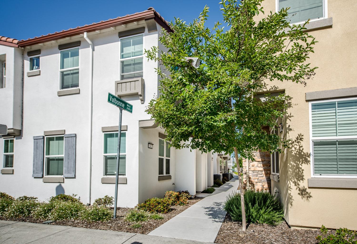 Valbonne Walk, Sacramento, California image 4