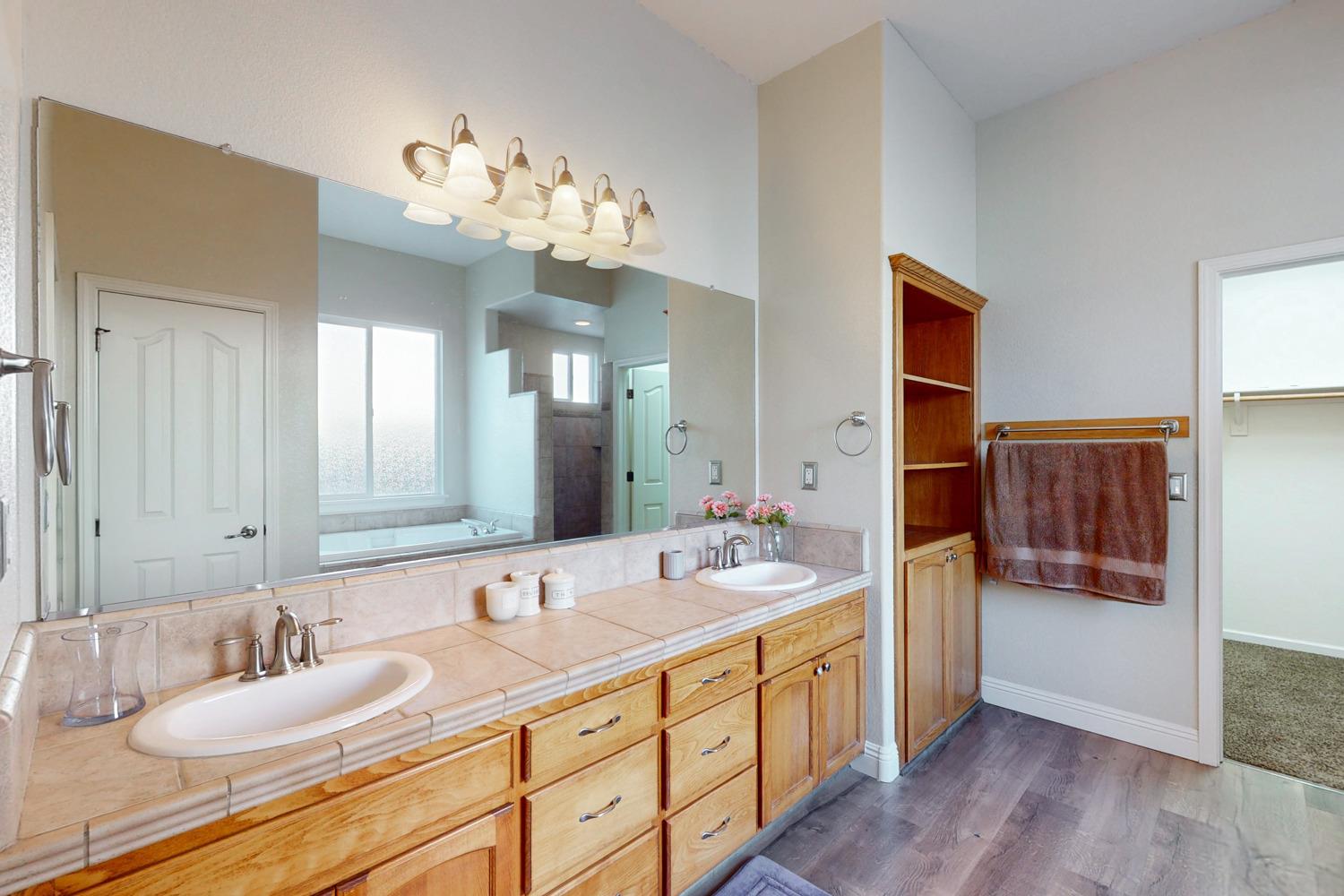 Detail Gallery Image 49 of 73 For 1918 Heidi Way, Yuba City,  CA 95993 - 4 Beds | 3 Baths