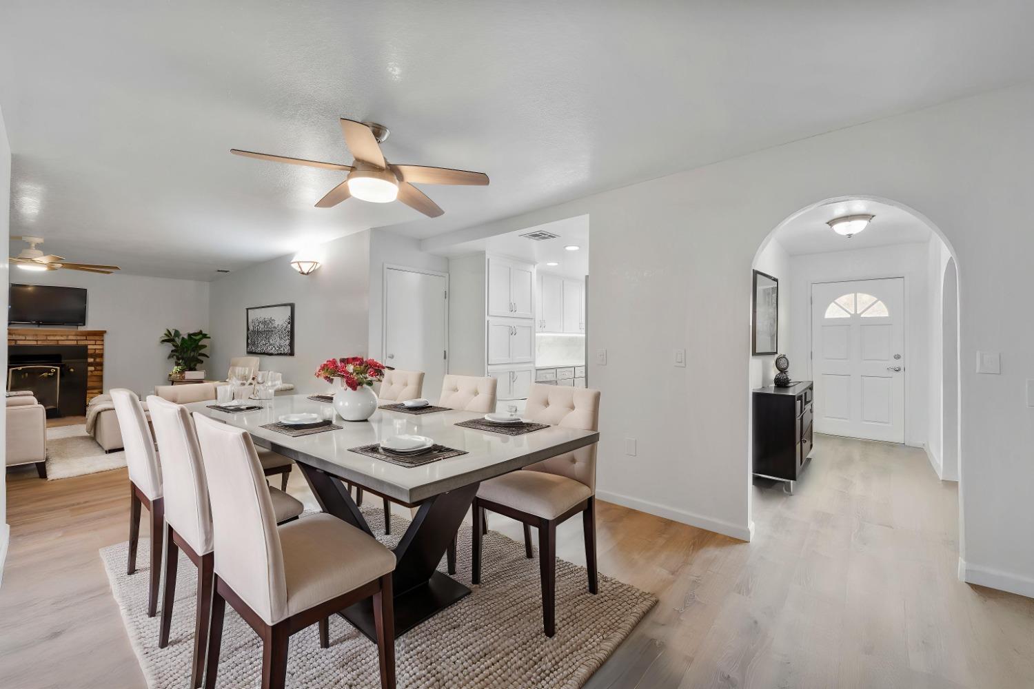 Detail Gallery Image 5 of 26 For 1207 Huntington Pl, Manteca,  CA 95336 - 4 Beds | 2 Baths