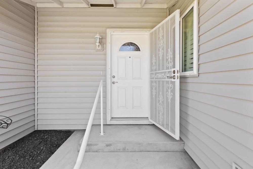 Detail Gallery Image 13 of 52 For 6788 Langston Way, Sacramento,  CA 95831 - 3 Beds | 2 Baths
