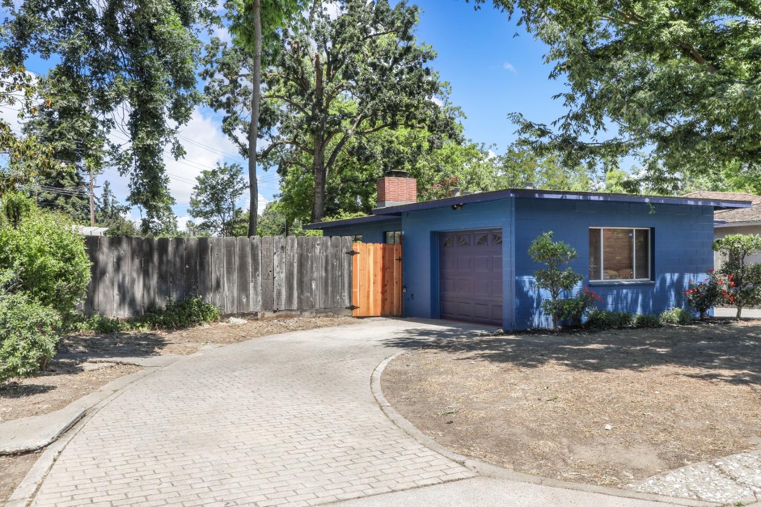 Detail Gallery Image 3 of 28 For 405 Helen Ave, Modesto,  CA 95354 - 2 Beds | 1 Baths