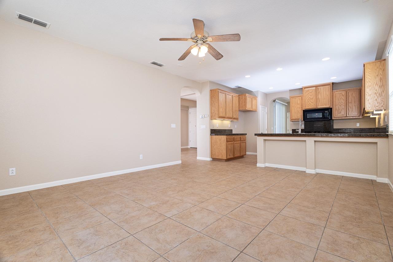 Detail Gallery Image 7 of 26 For 1532 Hammond Ct, Folsom,  CA 95630 - 4 Beds | 2/1 Baths