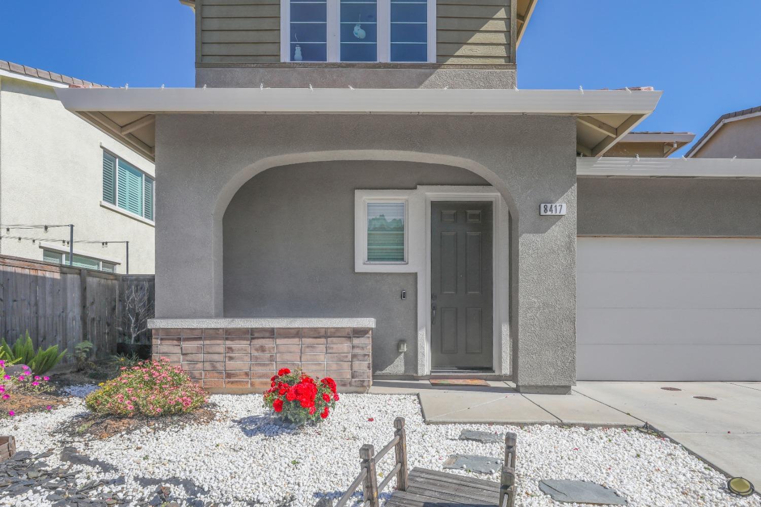 Detail Gallery Image 4 of 48 For 8417 Everson Ln, Elk Grove,  CA 95758 - 4 Beds | 3 Baths