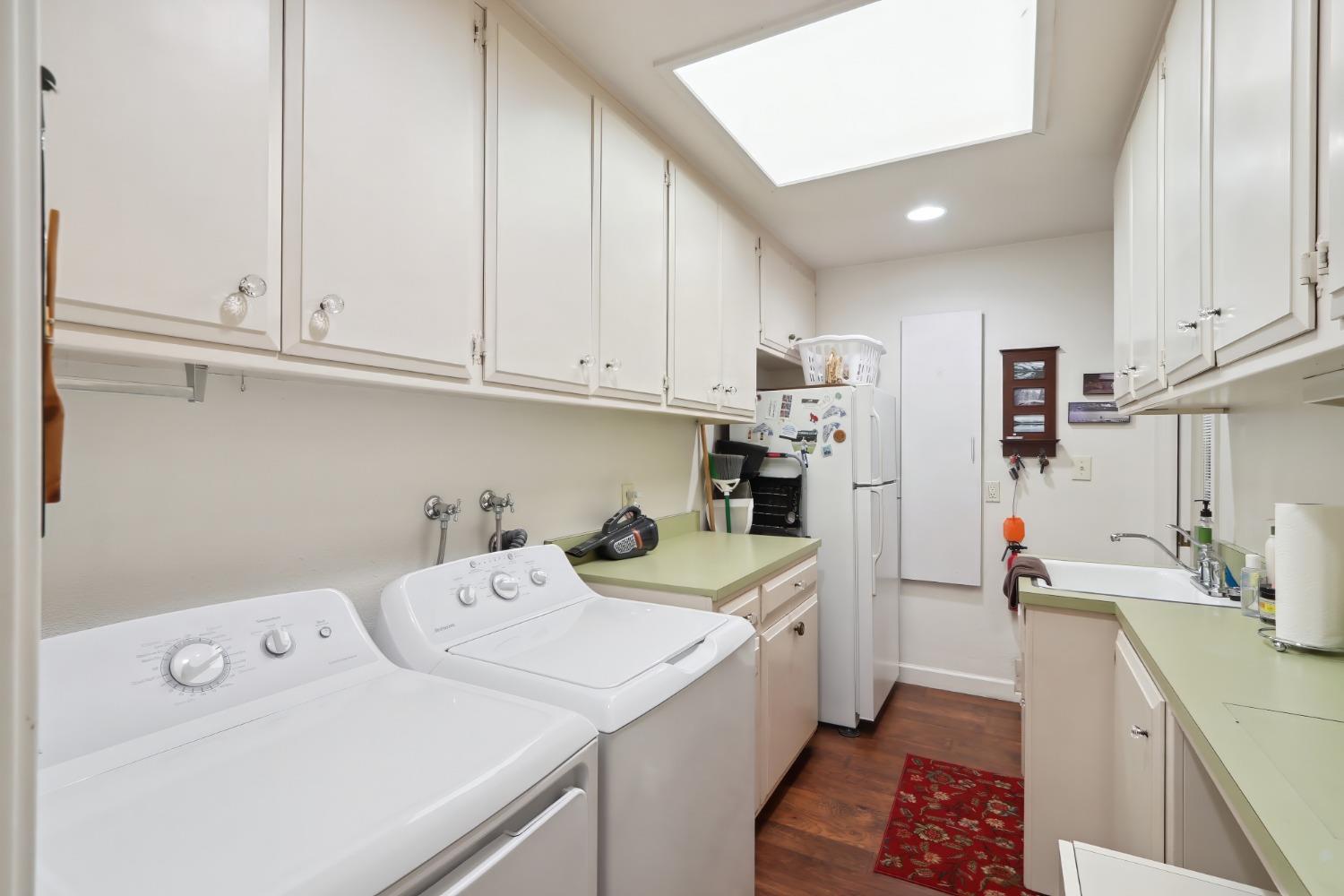 Detail Gallery Image 34 of 50 For 3305 Inverness Ct, Sacramento,  CA 95821 - 5 Beds | 3/1 Baths