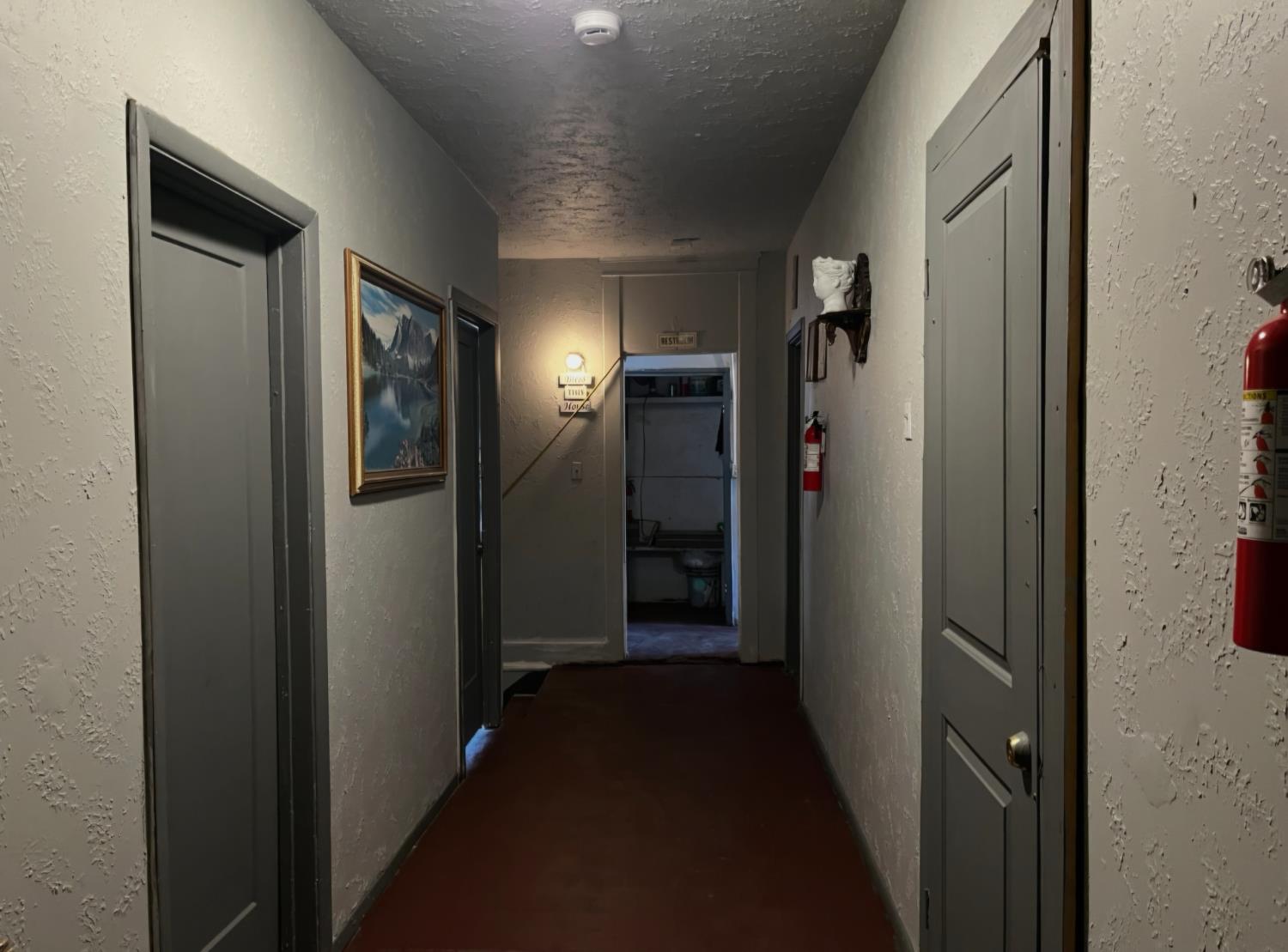 Detail Gallery Image 13 of 20 For 901 W Church St, Stockton,  CA 95203 - 6 Beds | 2/2 Baths