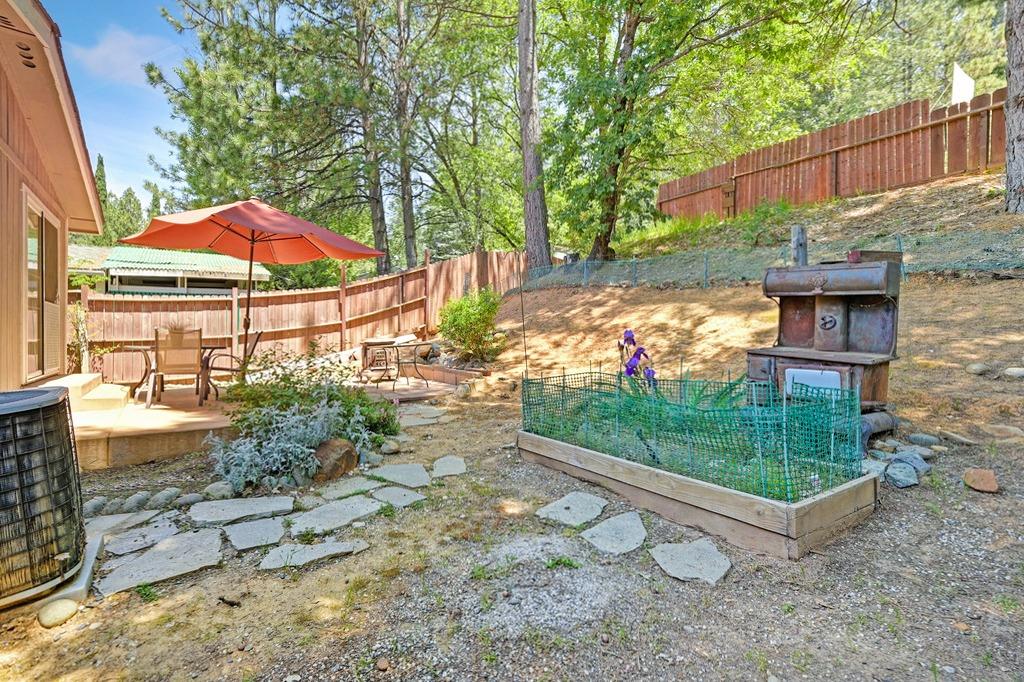 Detail Gallery Image 31 of 56 For 13948 Golden Star Rd, Grass Valley,  CA 95949 - 2 Beds | 2 Baths