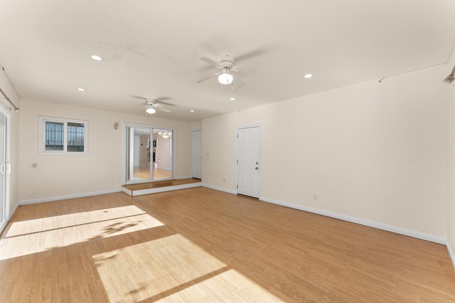 Detail Gallery Image 29 of 84 For 8905 Fredric, Sacramento,  CA 95826 - 4 Beds | 3 Baths