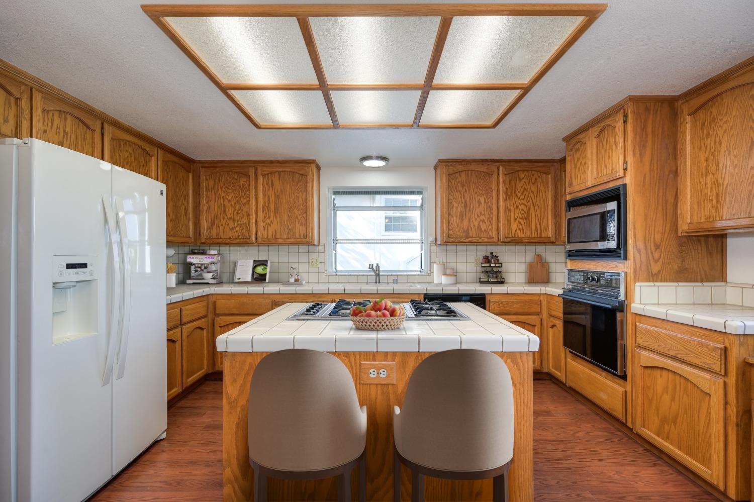 Detail Gallery Image 9 of 28 For 1518 Sutter Creek Dr, El Dorado Hills,  CA 95762 - 3 Beds | 2/1 Baths