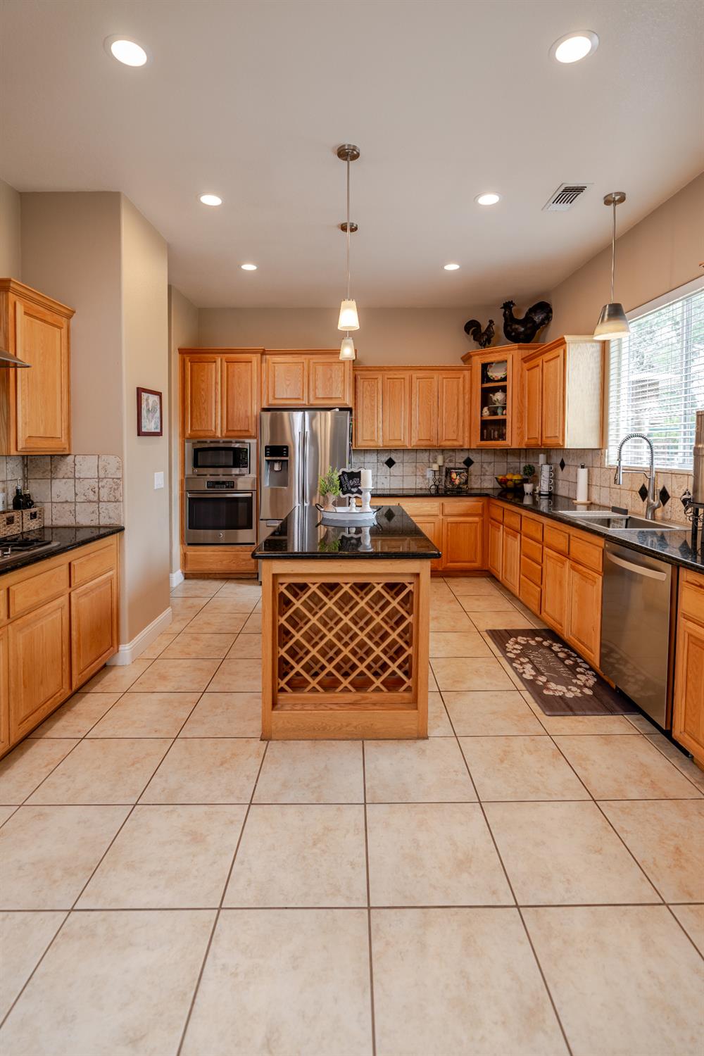 Detail Gallery Image 32 of 75 For 8400 Hallwood Blvd, Marysville,  CA 95901 - 4 Beds | 2/1 Baths
