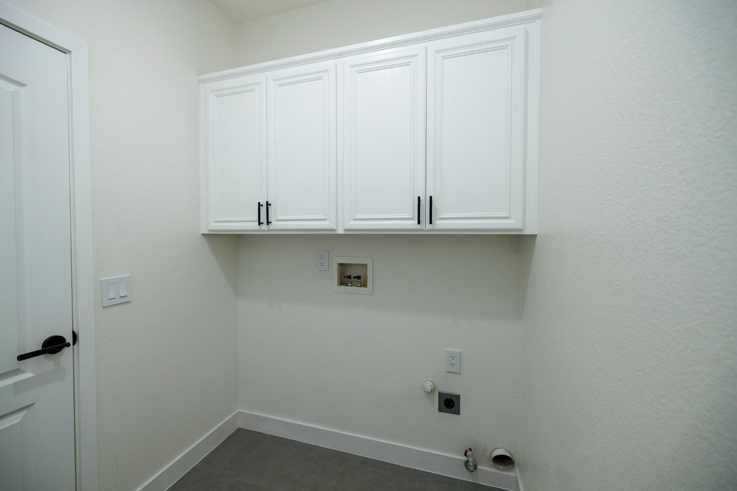 Detail Gallery Image 35 of 45 For 2192 Ivory Lace Ave, Manteca,  CA 95337 - 4 Beds | 2/1 Baths