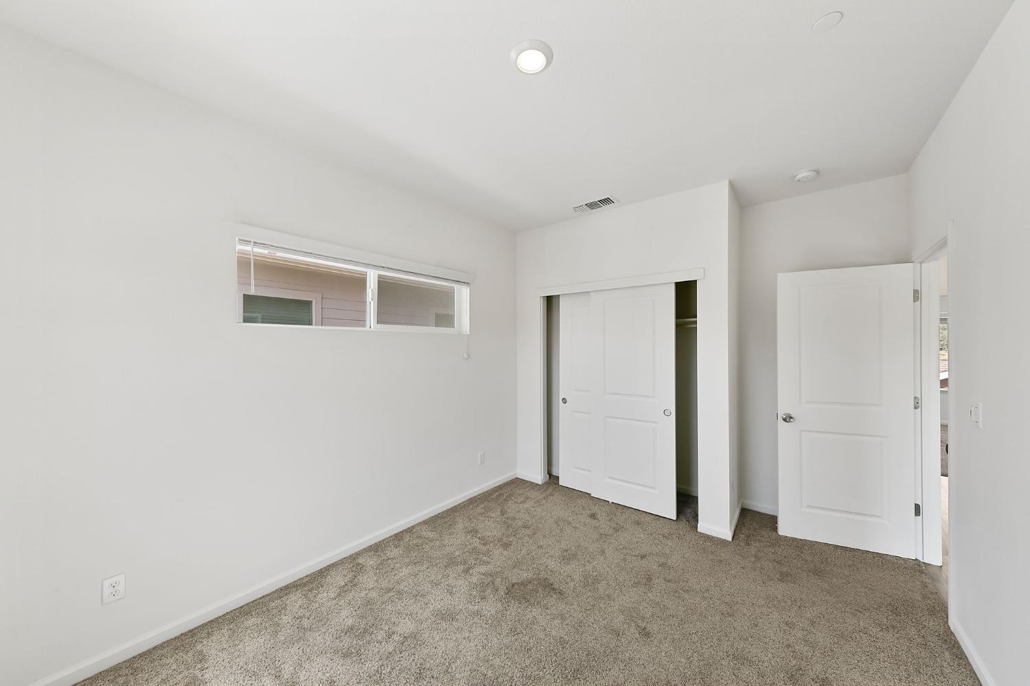 Detail Gallery Image 34 of 44 For 5542 Malibu Palm Ct, Sacramento,  CA 95842 - 3 Beds | 2/1 Baths