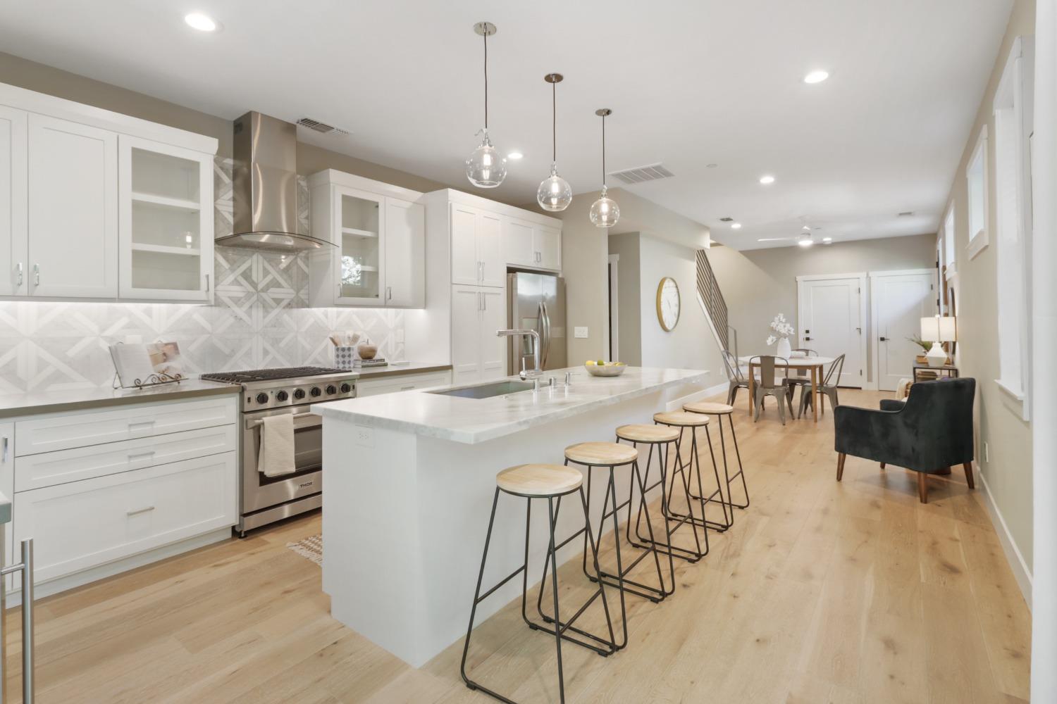 Detail Gallery Image 15 of 58 For 2011 Fat Aly, Sacramento,  CA 95811 - 3 Beds | 2/2 Baths