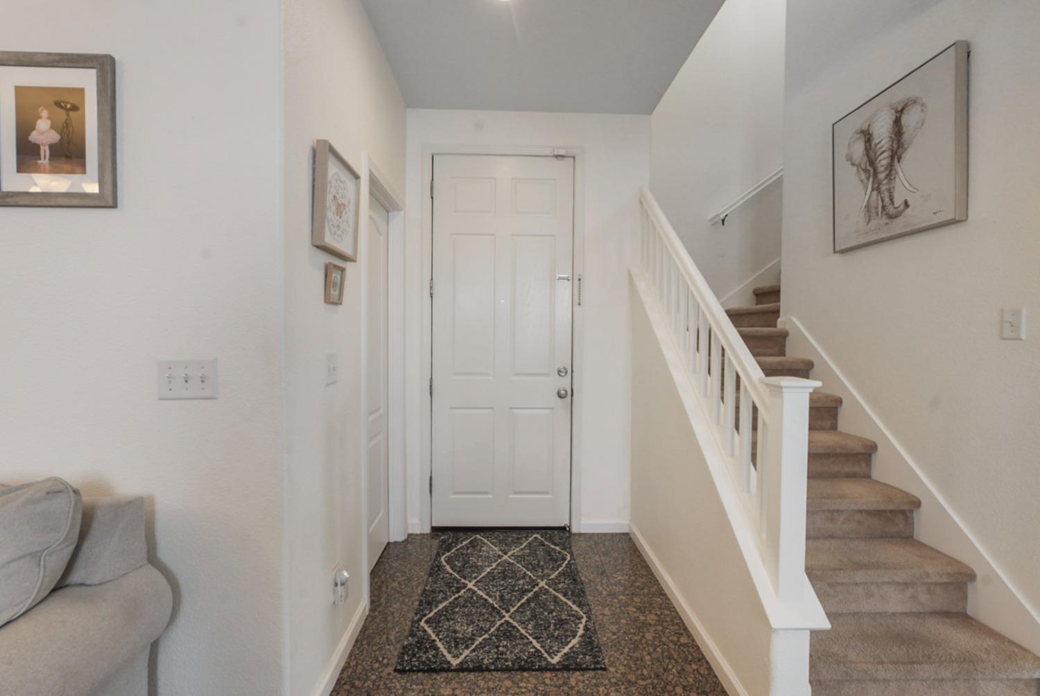 Detail Gallery Image 4 of 32 For 17263 S Bell Post Ln, Lathrop,  CA 95330 - 4 Beds | 2/1 Baths