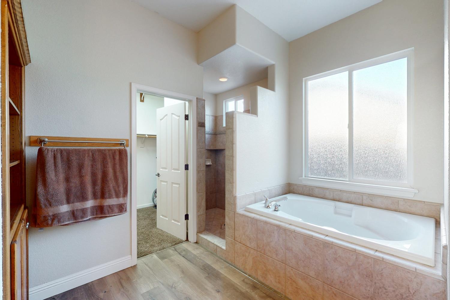 Detail Gallery Image 50 of 73 For 1918 Heidi Way, Yuba City,  CA 95993 - 4 Beds | 3 Baths