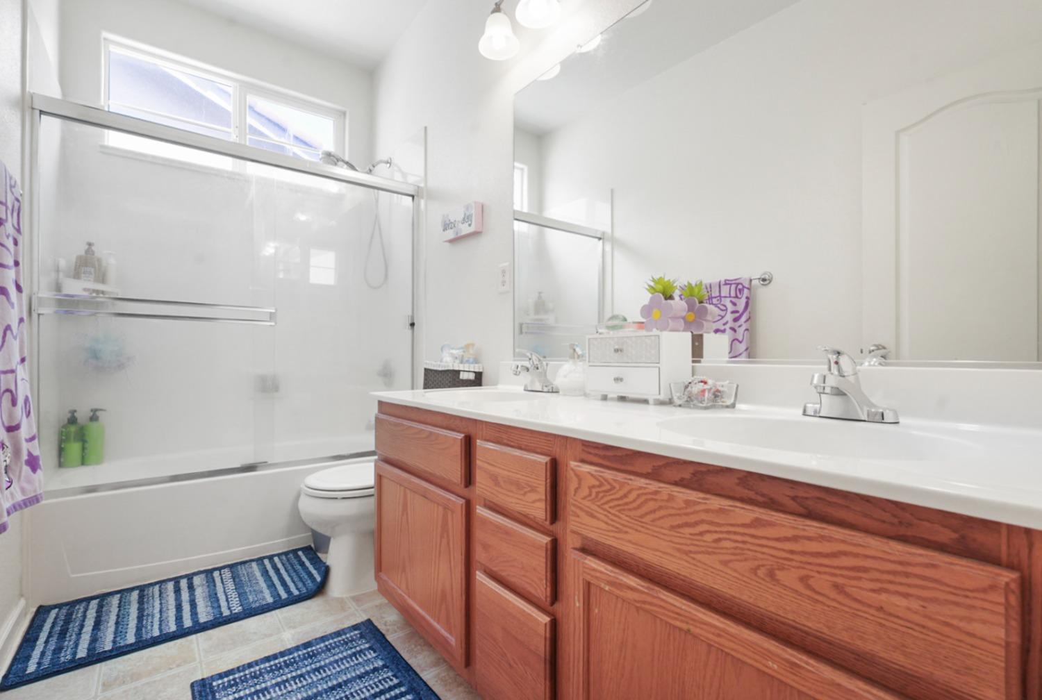 Detail Gallery Image 20 of 32 For 17263 S Bell Post Ln, Lathrop,  CA 95330 - 4 Beds | 2/1 Baths